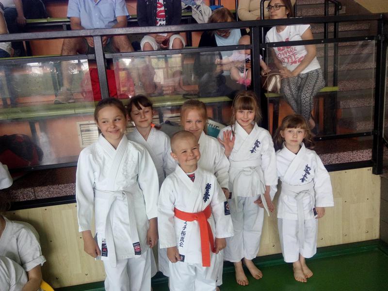 33665902_1935110476530965_4557946520036442112_n.jpg - 79.06 kB