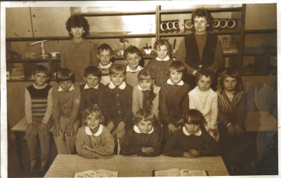 Klasa II i III SP w Dębowej 1987r.