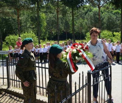 20 - lecie Nadania Imienia i Sztandaru SP w Dębowej_1